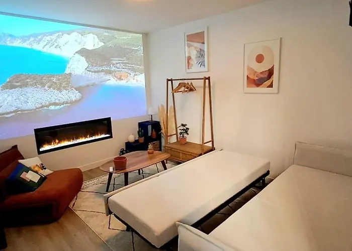 Le Patio - Cinélodge Avec Jardin *